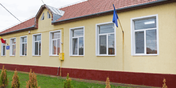 Scandal la o școală din Sântandrei: Profesor acuzat că ar fi lovit un elev de 12 ani