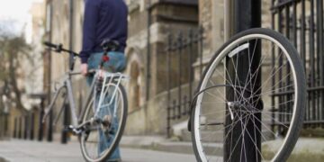 Hoți de la 14 ani! Cum au reușit cinci adolescenți să fure biciclete din tot orașul