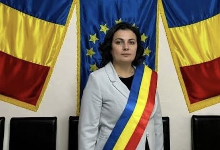 Percheziții la Primăria Drăgănești și în Beiuș într-un dosar de corupție. Primărița Florina Mihaela Man, cercetată de procurorii bihoreni