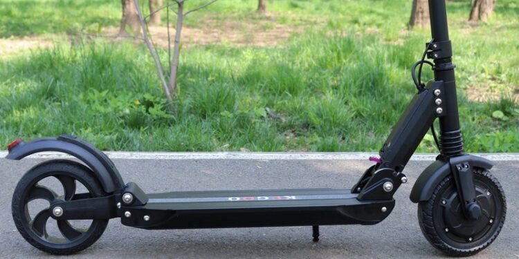 RCA devine obligatoriu pentru trotinete și biciclete electrice din 16 noiembrie: amenzi usturătoare de până la 2.000 lei