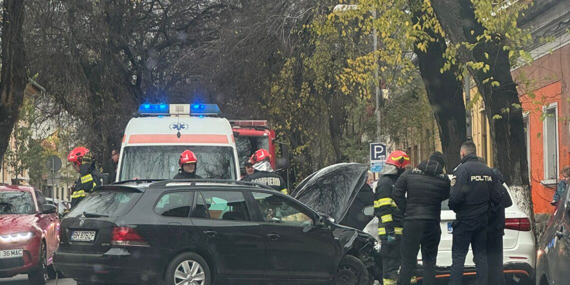 Accident rutier pe strada Tudor Vladimirescu: intervenție a pompierilor, ambulanței și poliției