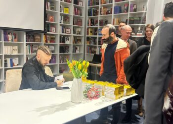 Lansare de carte la Oradea: Horea Vușcan anunță „sfârșitul banilor” în volumul său „Trocul Digital”