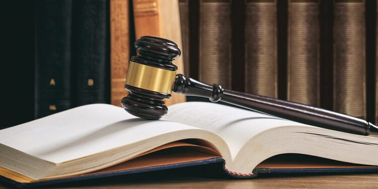 ÎCCJ: autoritățile publice pot acționa în contencios administrativ doar dacă legea le permite expres