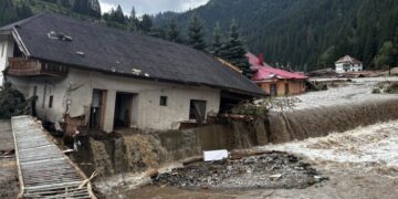 Lege nouă pentru protejarea proprietarilor ale căror locuințe sunt distruse: despăgubiri la valoarea reală, plata rapidă și reconstrucție în maximum un an