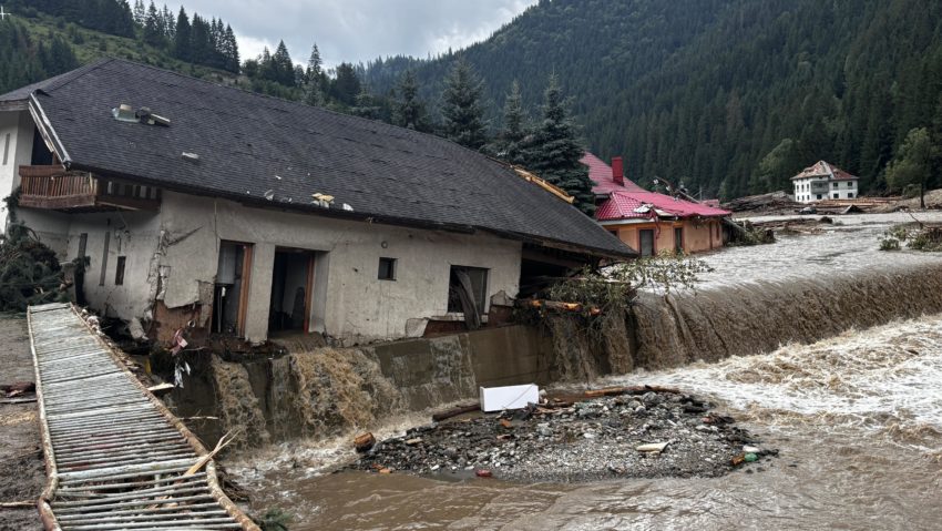 Lege nouă pentru protejarea proprietarilor ale căror locuințe sunt distruse: despăgubiri la valoarea reală, plata rapidă și reconstrucție în maximum un an