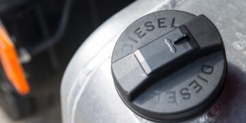 Percheziții DIICOT privind contrabanda cu motorină și benzină: documente false și evaziune fiscală