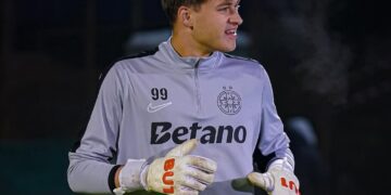 Cu un orădean în poartă FCSB forțează calificarea în primăvara Youth Champions League!