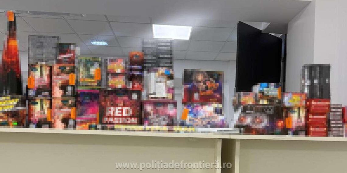 VIDEO | Captură în Borș! Zeci de cutii cu artificii ilegale, descoperite într-o mașină venită din Ungaria