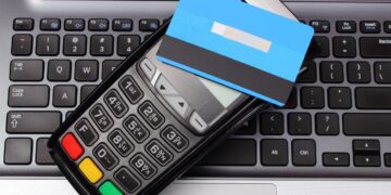 Plata cu cardul devine obligatorie: ce sancțiuni pot primi comercianții neconformi