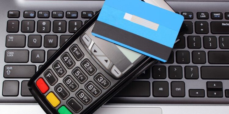 Plata cu cardul devine obligatorie: ce sancțiuni pot primi comercianții neconformi