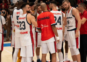 Hai vino iar în sala noastră…