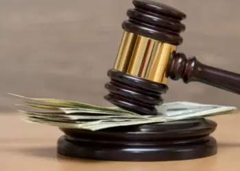 Comercializarea unor produse contrafăcute: criterii de calcul al despăgubirilor cuvenite | JURISPRUDENȚĂ ÎCCJ