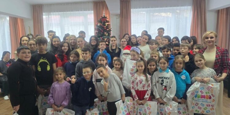 Când dăruirea devine legea inimii: Crăciunul solidarității la Facultatea de Drept din Oradea