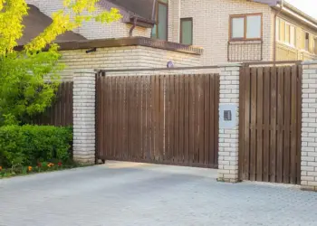 Tâlhărie șocantă în Bihor: Femeie de 85 de ani îmbrâncită și jefuită! Ce pedeapsă a primit agresorul