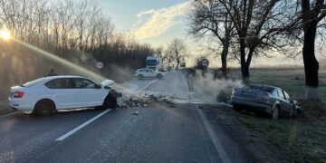 Coliziune între două autoturisme pe DN1, între Gheghie și Topa de Criș. Trafic blocat