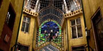 Scandal în Oradea: trei agenți de pază condamnați pentru că au scos cu forța un bărbat din Pasajul Vulturul Negru