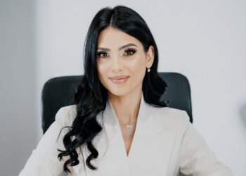 INTERVIU cu notar Anca Roiti: „În spatele fiecărui act stă o poveste de viață”. Cum trăiește un notar momentele importante ale oamenilor