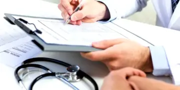 CNAS pregătește sancțiuni drastice pentru concediile medicale nejustificate: medicii ar putea rămâne fără drept de practică