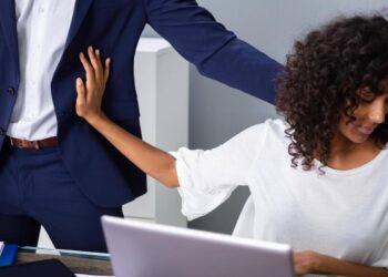 Inspectorii de muncă vor putea cerceta hărțuirea profesională mult mai eficient