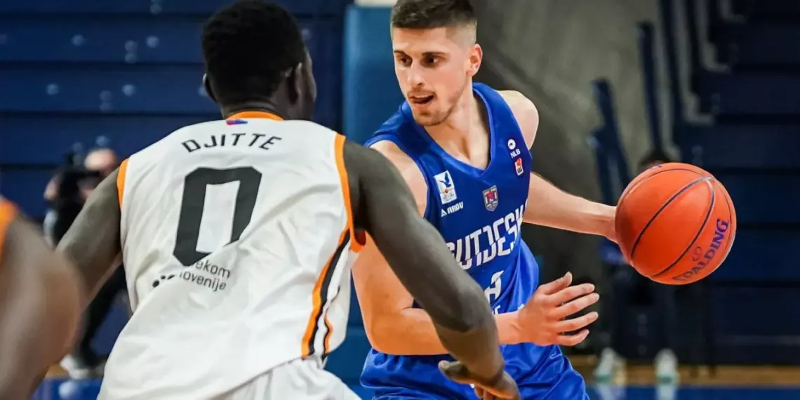 Nikola Kocovici e nou fundaș al lui CSM Oradea; Vine dintr-un oraș care a dat lumii jucători legendari