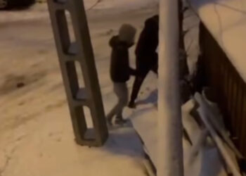 Scandal cu bâte în Oradea: trei indivizi au agresat un bărbat pe stradă