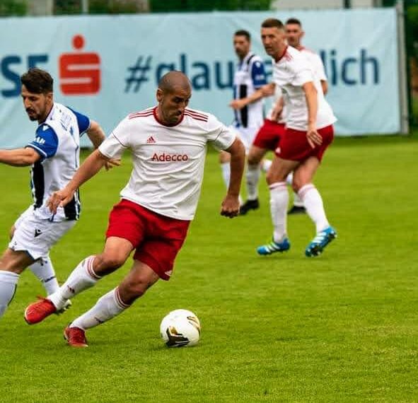 Ion Dumitra schimbă „prefixul”; La mulți ani, Gogule!