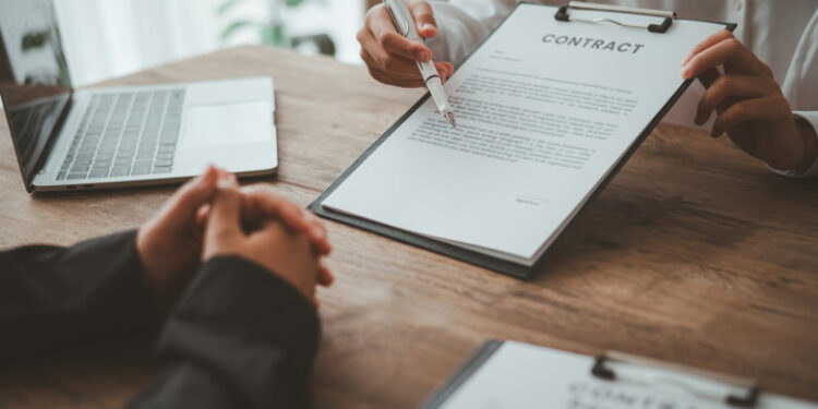 Denunțarea unilaterală a contractului de închiriere de către proprietar: condiții și efecte | JURISPRUDENȚĂ ÎCCJ