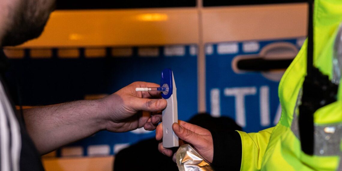 Șofer din Bihor, condamnat după ce a refuzat testele antidrog și a oferit mită polițiștilor