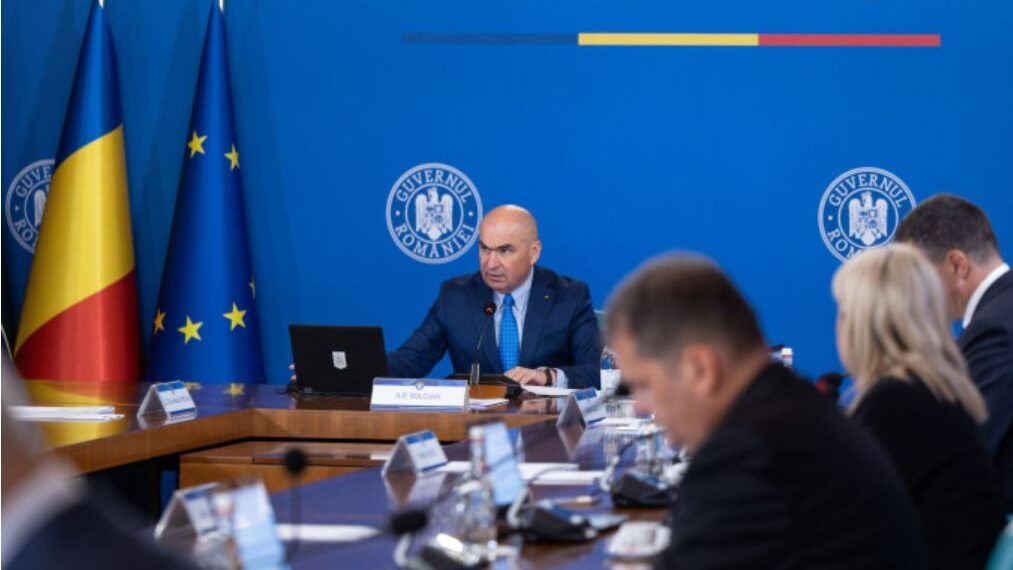 Guvernul schimbă regulile: tăieri masive, salarii plafonate și amenzi neplătite trimise direct la ANAF. Apare „lista rușinii” a datornicilor