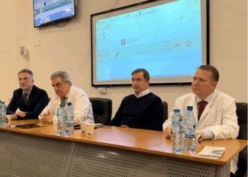 Au prezentat: Dr. Brisc Ciprian – șeful Secției Clinice Gastroenterologie, Dr. Feciche Bogdan – șeful Secției Clinice Urologie, Dr. Dejeu Dănuț – șeful Secției Clinice Chirurgie Generală și Oncologică și Călin Măgurean – reprezentant ADR Nord-Vest (finanțator).