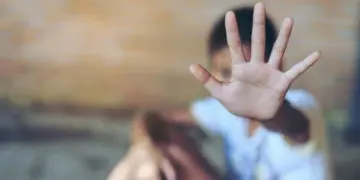 Aproape 9.000 de materiale explicite cu minori, în centrul unui dosar DIICOT. Tribunalul Bihor menține controlul judiciar