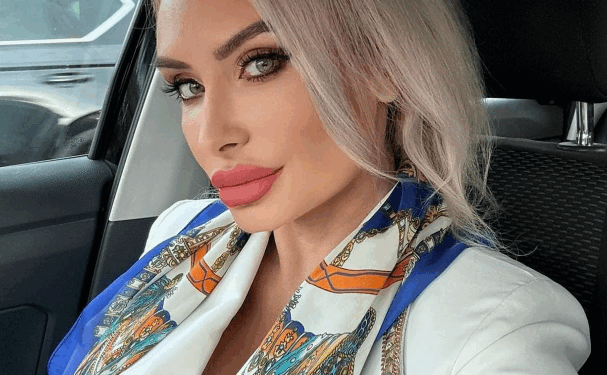 Avocata Adriana Georgescu sursă foto: pagina personală facebook