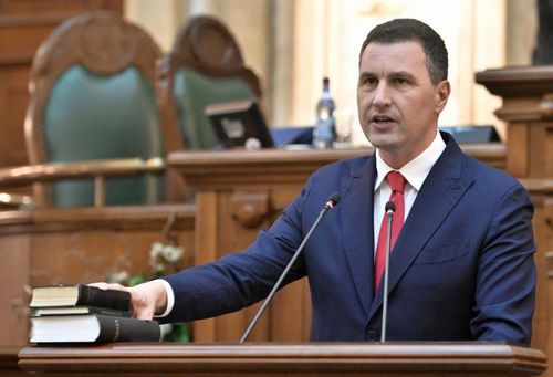 Tensiuni în Coaliție: UDMR condiționează rămânerea la guvernare de reducerea taxelor locale