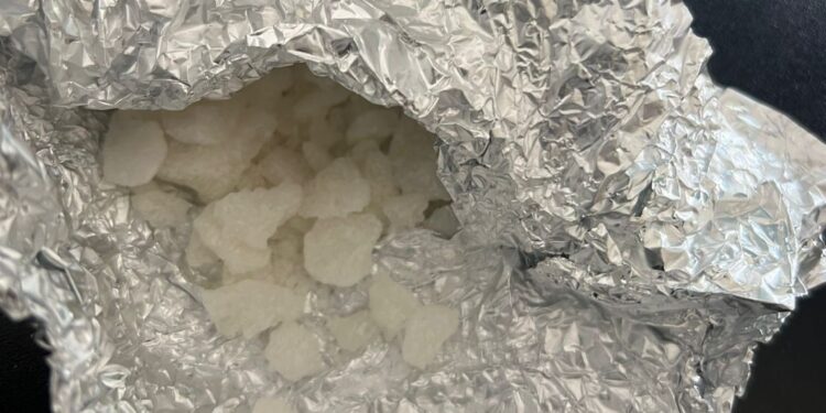 Flagrant în Sânmartin: dealer de droguri prins în timp ce oferea substanțe interzise gratuit