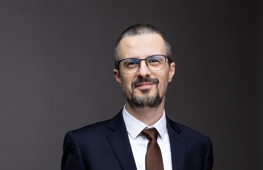 Av. Dan-Sebastian Chertes intră în cursa pentru Baroul Cluj: de la transparență la inteligență artificială. Vă prezentăm programul de candidatură