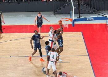 Atmosferă liniștită, spectatori puțini iar CSO Voluntari câștigă clar în Oradea Arena