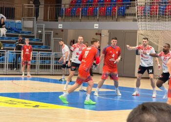 Orădenii au arătat curaj și au fost aplaudați la scenă deschisă după prestația cu Dinamo!