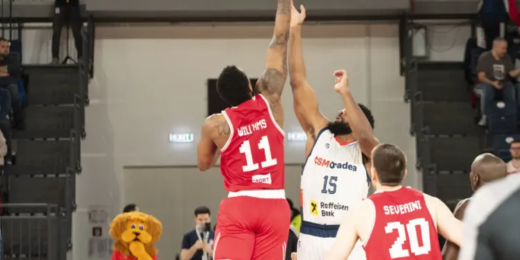 CSM CSU Raiffeisen Oradea obține a doua victorie în TOP 16 FIBA Europe Cup