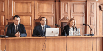 Ședința de bilanț Tribunalul Satu Mare judecătorul Remus Nemeș – președintele Secției Penale, judecătorul Cardonel Felix Mureșan-– președintele instanței și judecătorul Laura Isabella Micle – vicepreședintele instanței sursă foto: presa sm