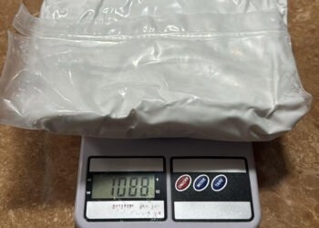 Patru traficanți arestați la Oradea: droguri de mare risc aduse din Germania prin curier